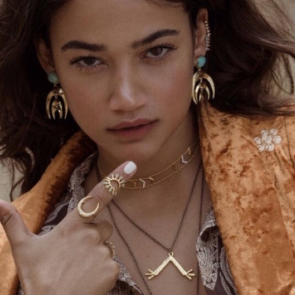 THE 2 BANDITS: Moonchild Ring in Opal - Picture 2 of 4